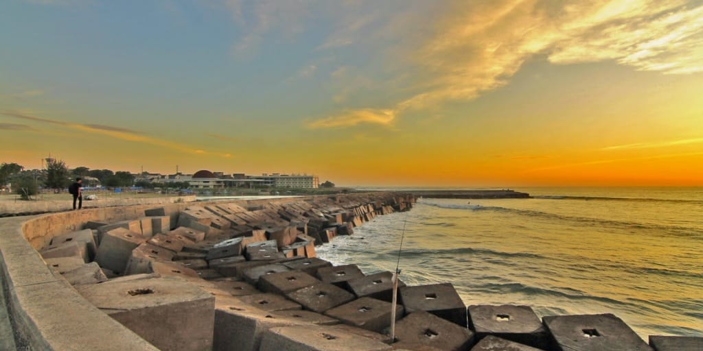 Pantai Panjang Bengkulu Tujuan Surfing Baru