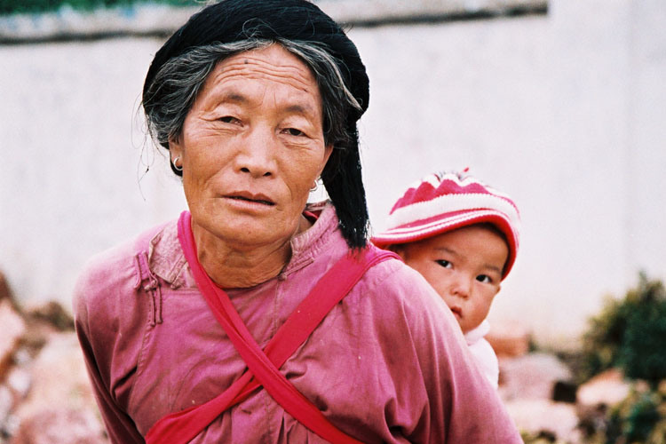 Penganut Poliandri Suku Mosuo di Daratan China 9