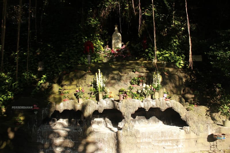 Wisata Gua Maria Cisantana Kuningan 41 Wisata Goa Maria Cisantana Kuningan