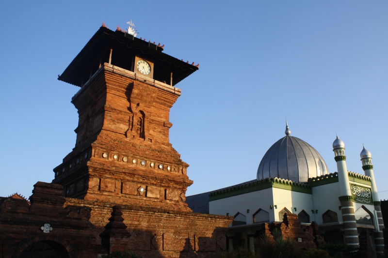 Toleransi Beragama Sunan Kudus Masjid_Menara_Kudus