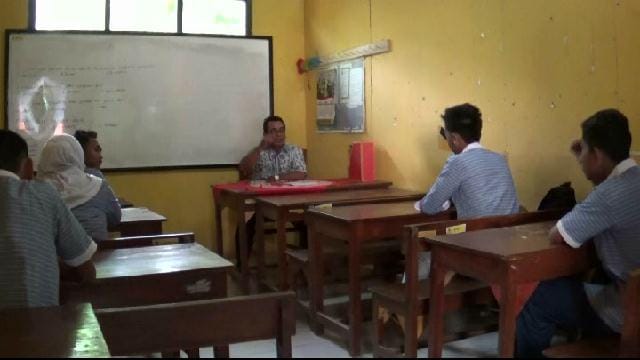 Tio Siswa SMP Luar Biasa Kabupaten Pekalongan, Semangat Untuk Mengikuti Ujian Nasional. 44 foto kermit 2