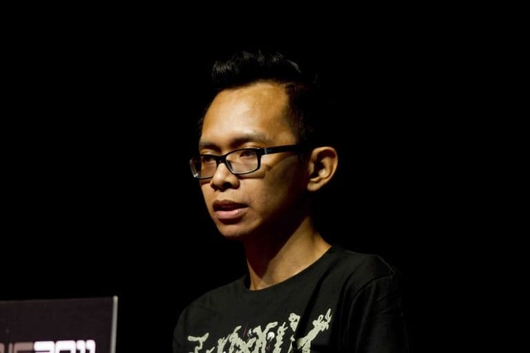 Hacker Indonesia 9 Terkenal di Dunia Memiliki Reputasi Level Dewa 45 9 Hacker Indonesia Terkenal di Dunia Memiliki Reputasi Level Dewa-min-min