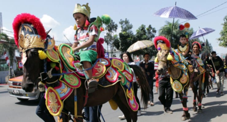 Tradisi Kebudayaan Sumedang : Seni Tradisional Kuda Renggong