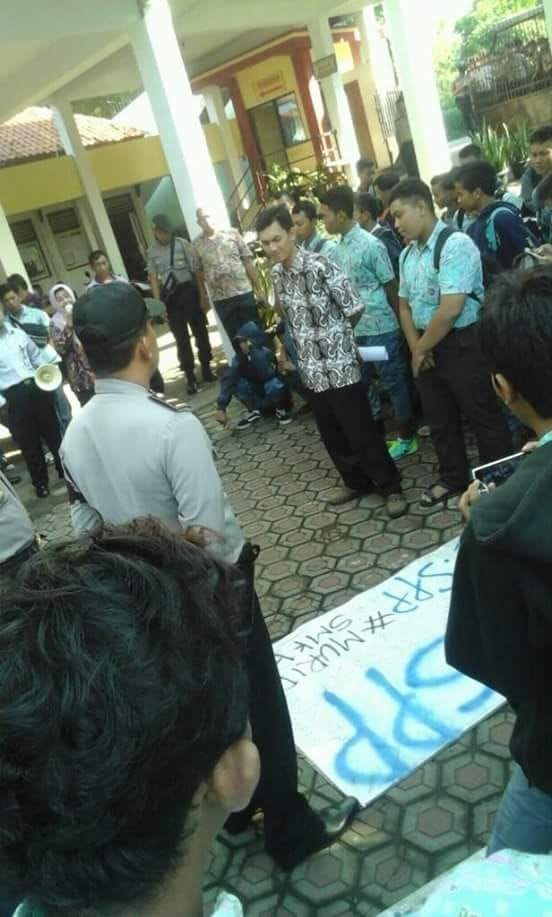 Siswa SMK Bhakti Praja Batang, Gelar Aksi Demo 44 demo3