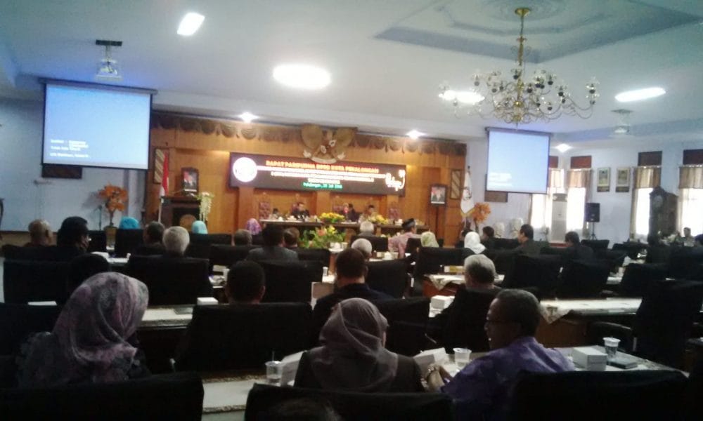 Rapat Paripurna DPRD,Walikota Absen, Ketua Dewan "Berang" 55 dpr