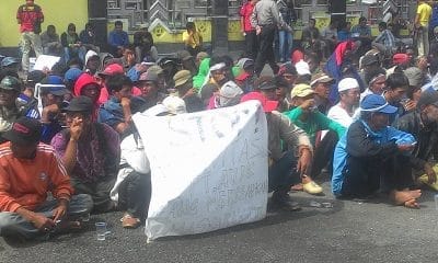 Ratusan Warga,Dari 5 Desa Lakukan Aksi Protes Di Pemkab BU 47 foto rombongan aksi protes 1