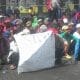 Ratusan Warga,Dari 5 Desa Lakukan Aksi Protes Di Pemkab BU 48 foto rombongan aksi protes 1