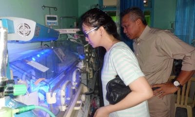 Mantan Bupati BU,Bantu Bayi Yang Di Telantarkan Orang Tuanya Di RSUD ARMA 49 CIMG1022