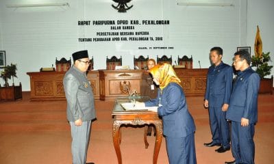 Penandatanganan Persetujuan, Raperda Perubahan Tahun Anggaran 2016 Menjadi Perda 47 Paripurna Perda Perubahan 3