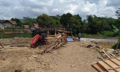 Jembatan Kali Kupang Desa Karangdadap Kab,Pekalongan Hanyut Tergerus Arus Air 49 jembatan