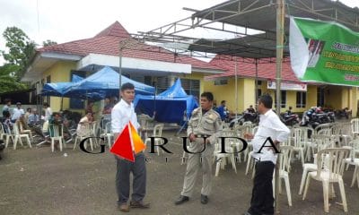 Akibat Angin Badai, Tenda Pengantri E-KTP Dukcapil BU Roboh 50 tenda ektp roboh