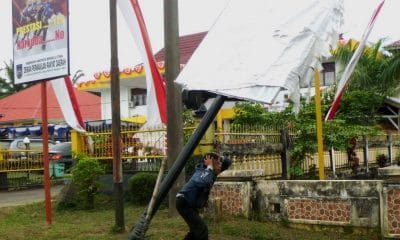 Buru-Buru Ingin Meliput Acara,Salah Seorang Wartawan Hampir Tewas 48 wartawan hampir tewas