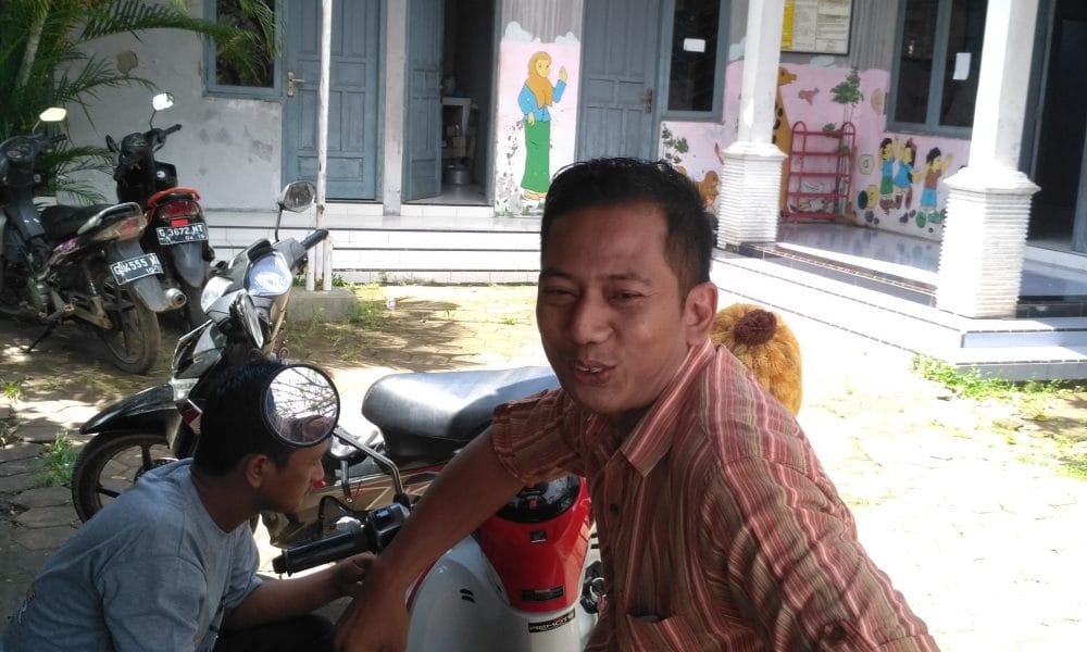 Perangkat Desa Semut, Diduga selingkuhi Istri Sopir 50 foto kadus e1478237873783