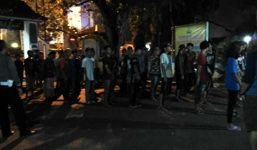 Pekalongan Enam Pasangan ABG Kena Razia Pekat Di Bantaran Sungai Bantaran 47 jaring pekat