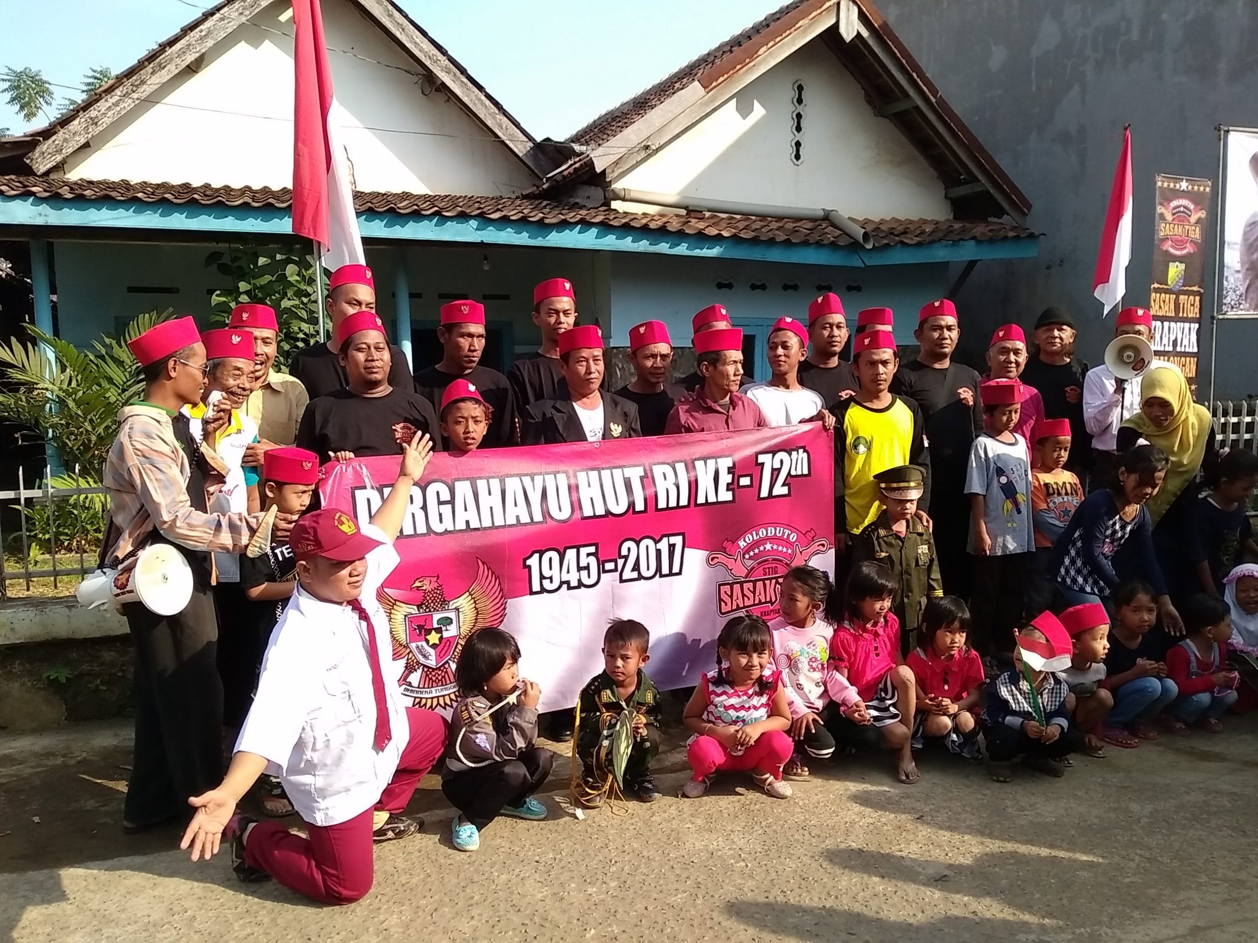 Warga Sasak 3 Krapyak, Meriahkan HUT Kemerdekaan RI Ke 72 Dengan Menggelar Upacara Bendera 41 kolodoto scaled