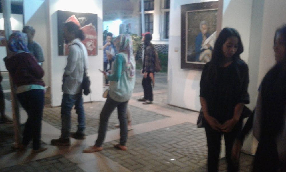 Pameran Seni Rupa Banyak Pengunjung 54 pameran