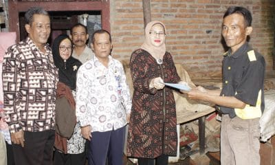 Pemkot Salurkan Bantuan Untuk 2 Rumah Roboh 55 MG 9445