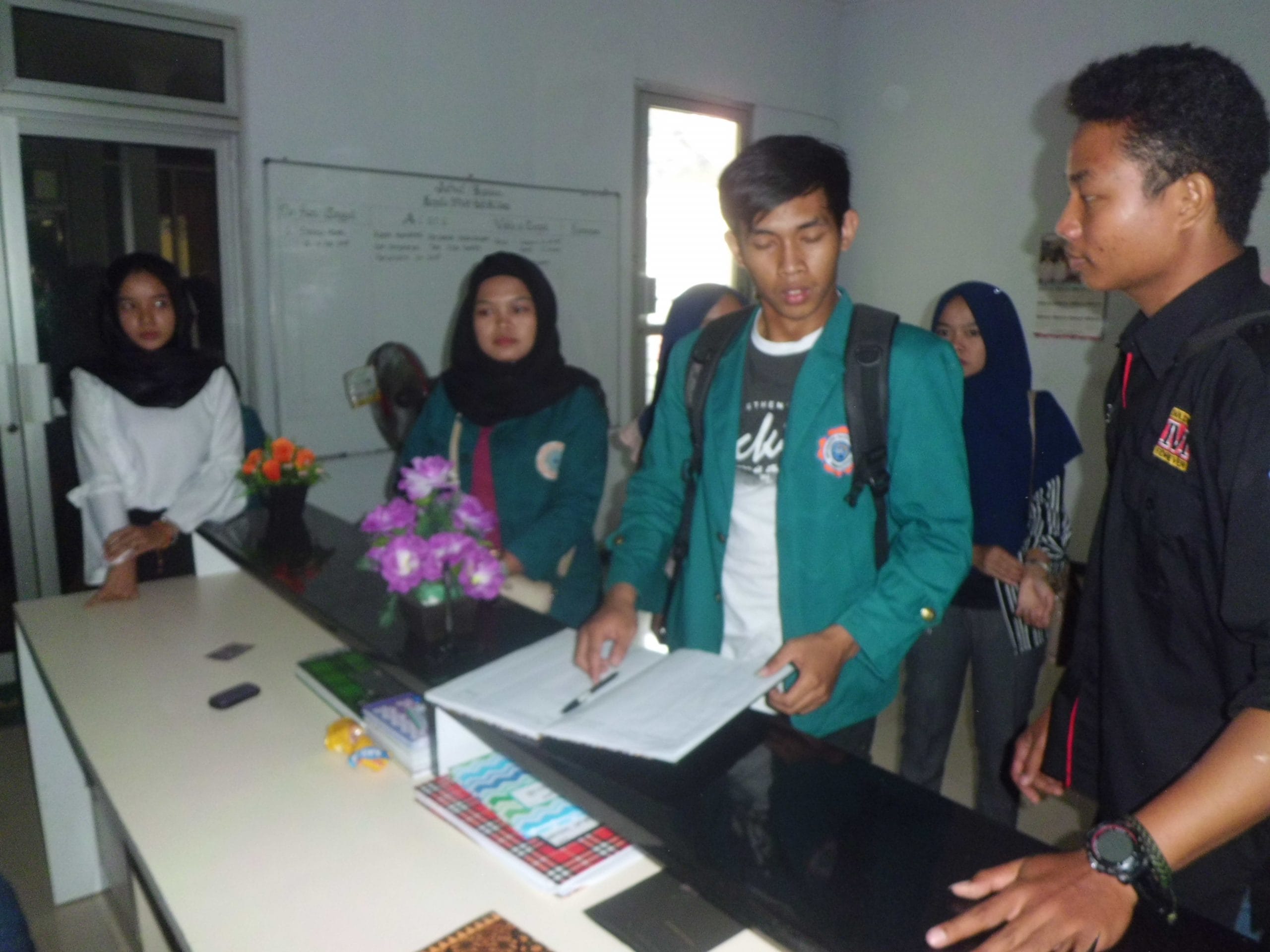 Mahasiswa Unras scaled