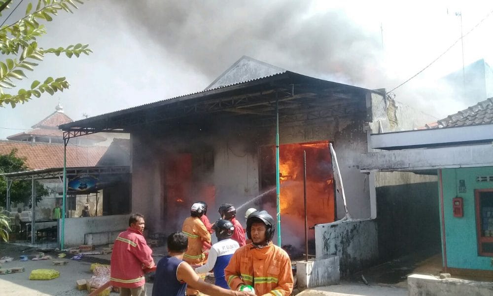 Kebakaran Hanguskan Gudang Chiki 55 IMG 20180607 WA0018