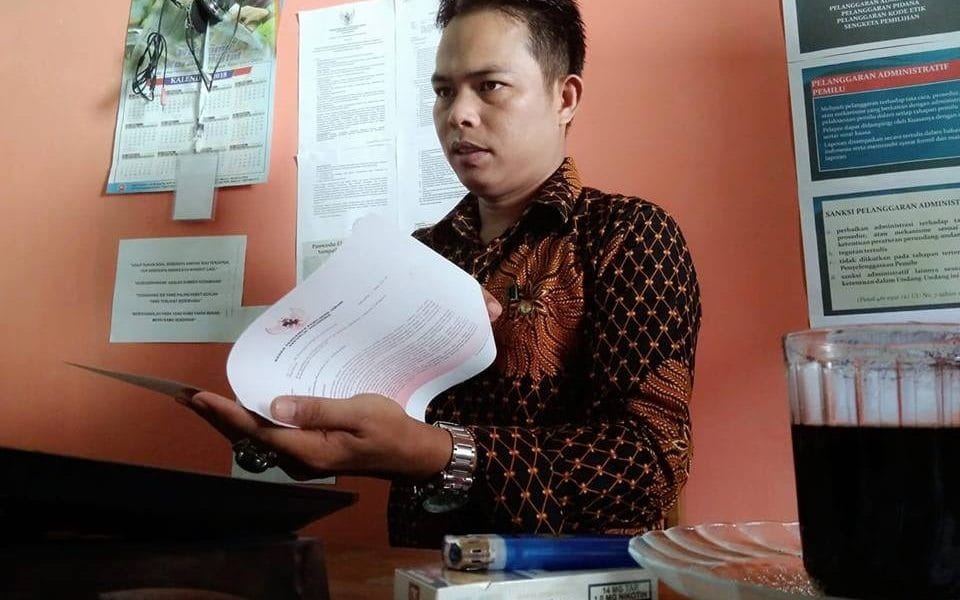 1 Staf Panwascam Arga Makmur Mengundurkan Diri, Ini Sebabnya 44 1 Staf Panwascam Arga Makmur Mengundurkan Diri, Ini Sebabnya