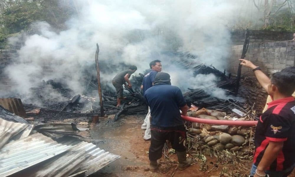 Jum’at Siang, Gudang Penyimpanan Barang Warga Gunung Selan Terbakar