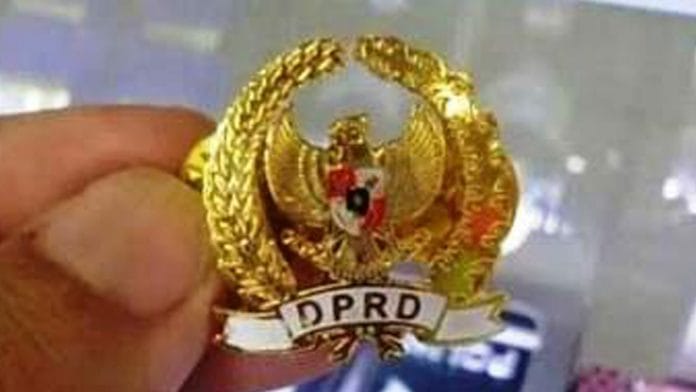 Pengadaan Emblem Emas DPRD Bengkulu Utara Dibatalkan Pengadaan Emblem Emas DPRD Bengkulu Utara Dibatalkan