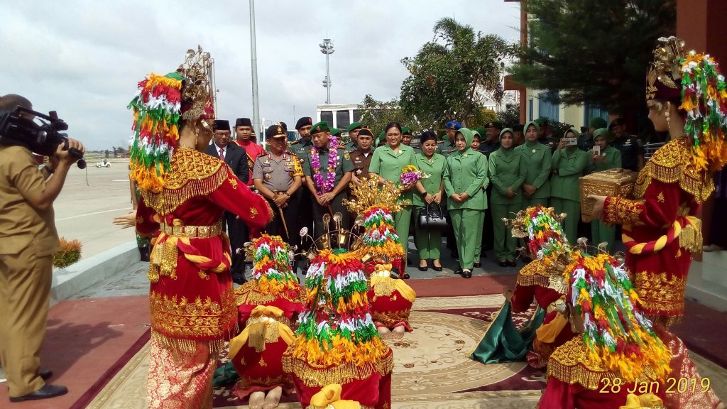 Tari Sekapur Sirih Jambi