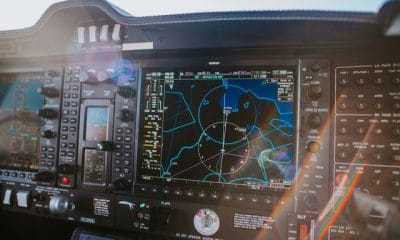 peralatan komunikasi kapal