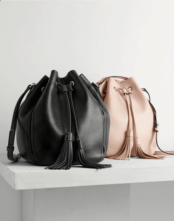 <strong>10 Jenis Tas Wanita Model Terbaru, Bikin Fashion Makin Keren!</strong> 42 Tas Wanita Model Terbaru