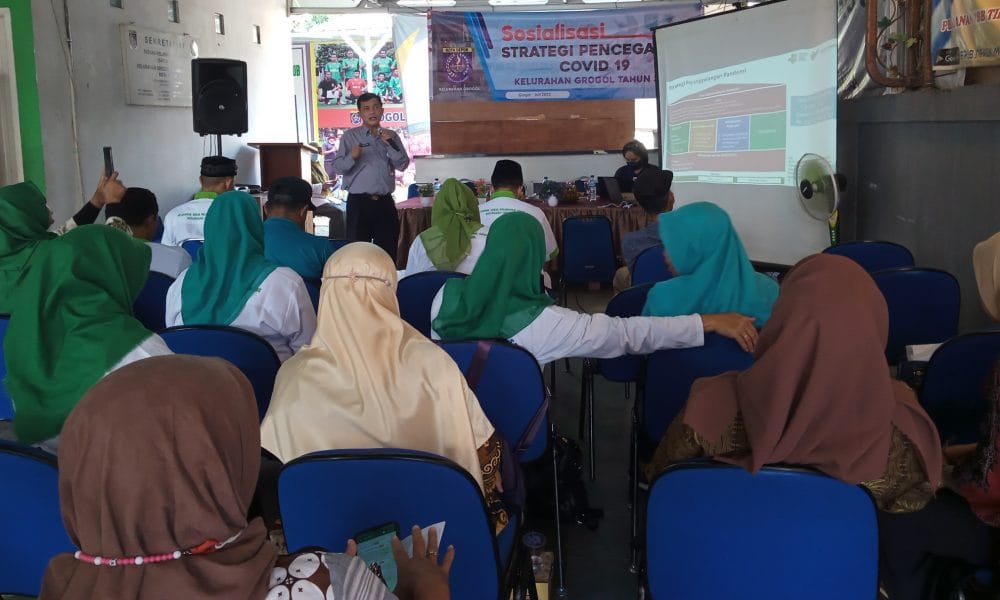 Sosialisasi Strategi Pencegahan Covid-19, Lurah Grogol: Tetap Jaga Dan Patuhi Prokes 50 IMG 20220726 105237