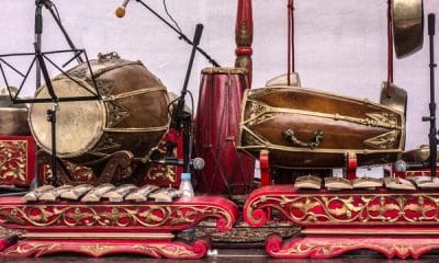 alat musik gamelan terbuat dari