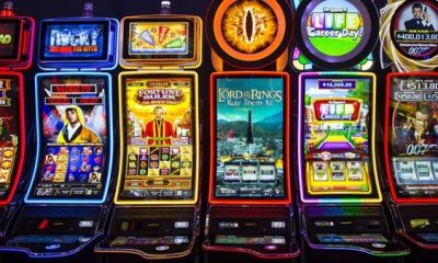 is it better to play one slot machine or move around