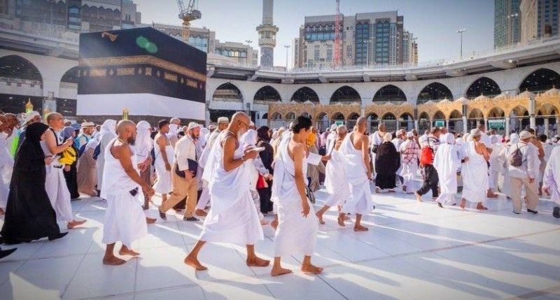 Berdoa di Mekkah