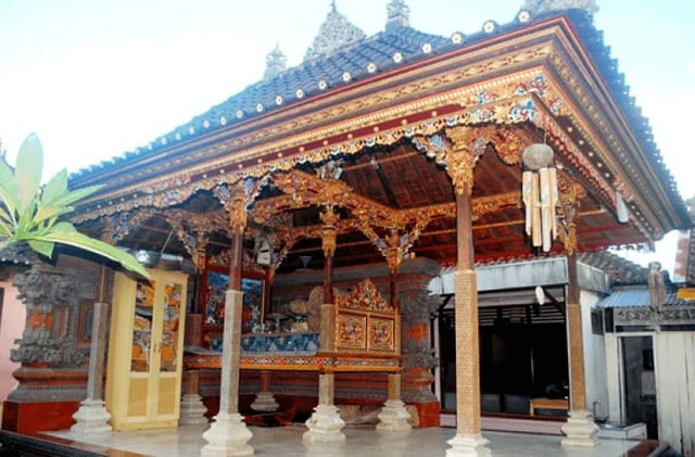 rumah adat bali