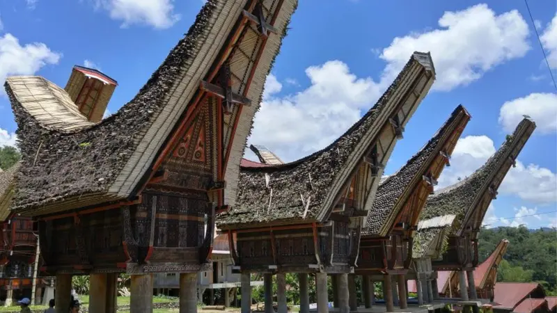 Rumah Adat Sulawesi Selatan - Tongkonan