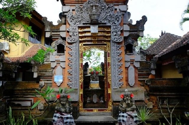 rumah adat bali