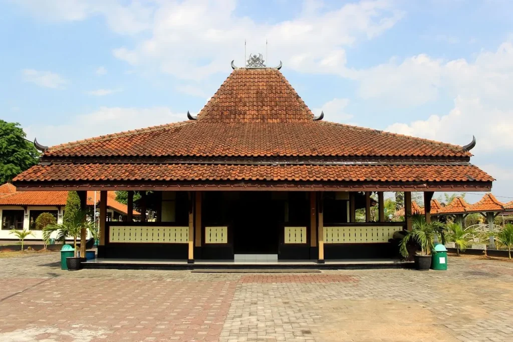 Mengenal 9 Jenis Rumah Joglo dan Gambarnya, Asal Jawa Tengah 48 joglo tajug