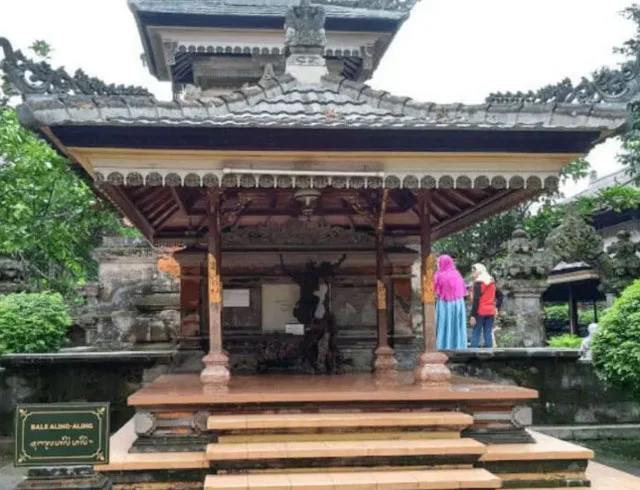 rumah adat bali