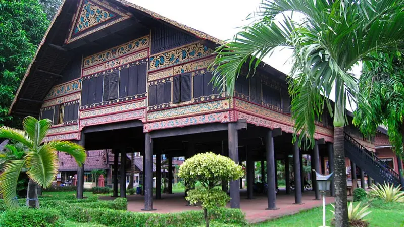 rumah adat indonesia - Rumoh Aceh