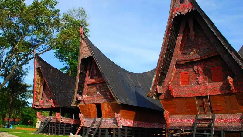 rumah adat sumatera utara - Rumah Bolon