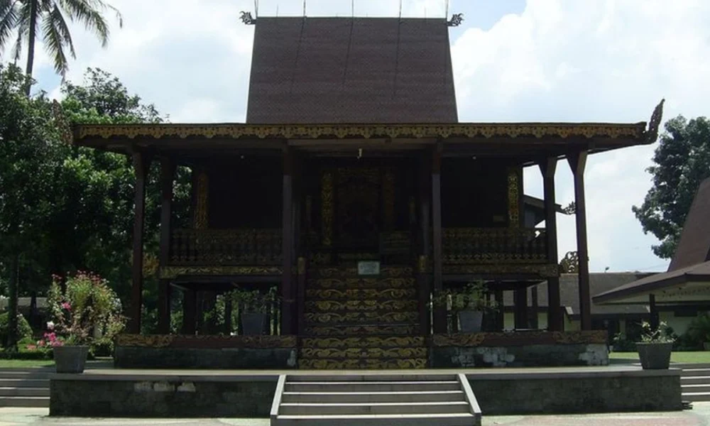 Rumah Adat Kalimantan Selatan
