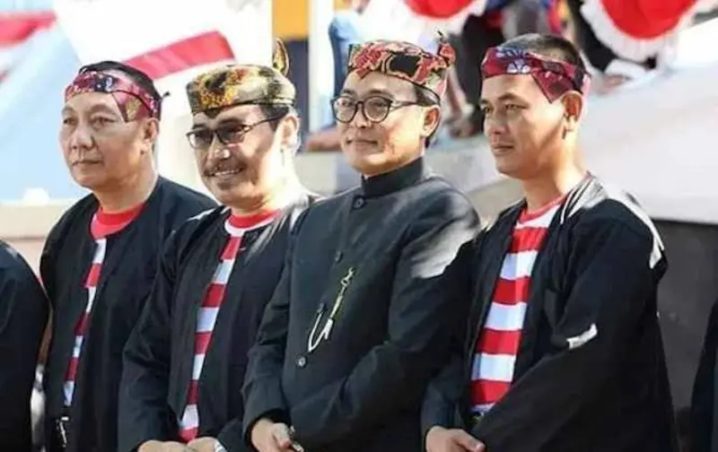 Pakaian Adat Madura: Jenis, Keunikan, dan Maknanya 42 Pakaian Adat Madura 2 1