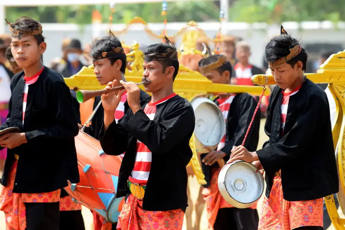 Pakaian Adat Madura: Jenis, Keunikan, dan Maknanya 41 Pakaian Adat Madura