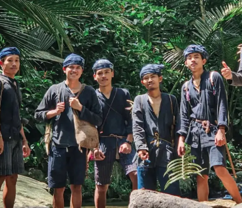 Pakaian Adat Banten: Filosofi, Keunikan, dan Nama-namanya 47 Screenshot 2025 02 15 141420
