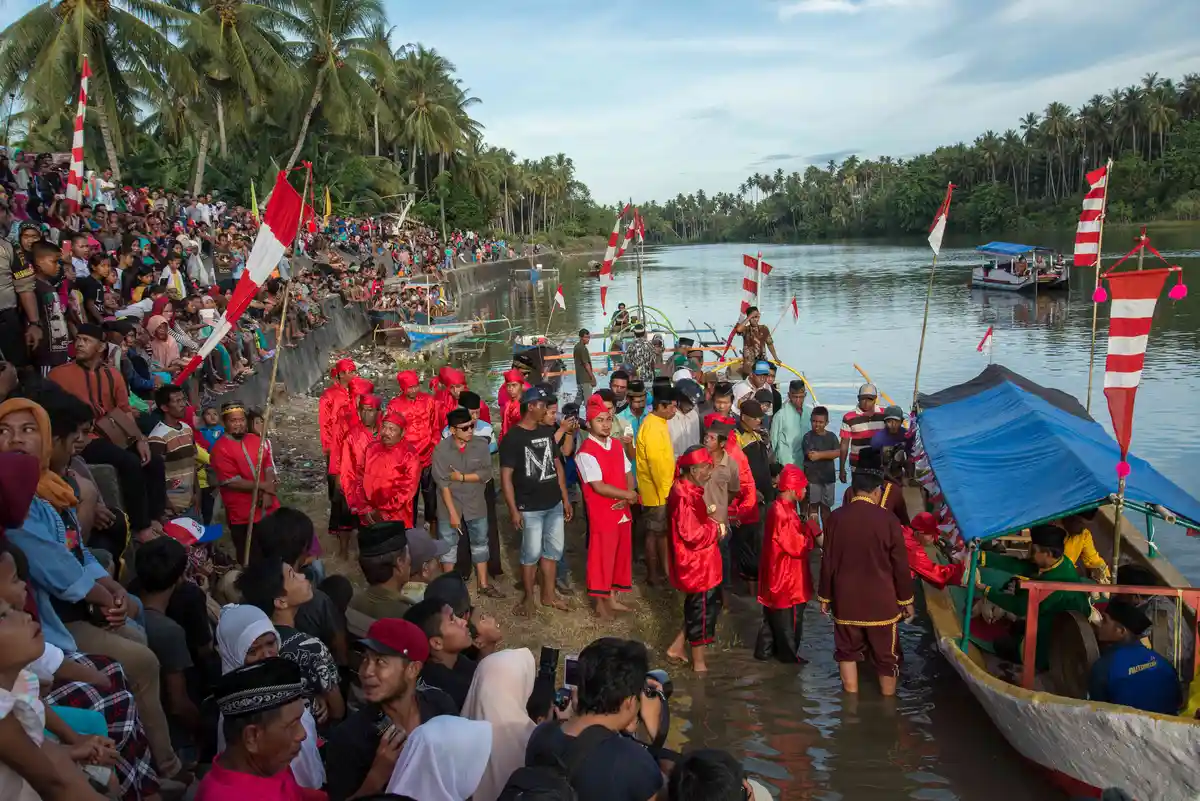 5 Jenis Upacara Adat Sulawesi Tengah dan Penjelasannya 41 Upacara Adat Sulawesi Tengah