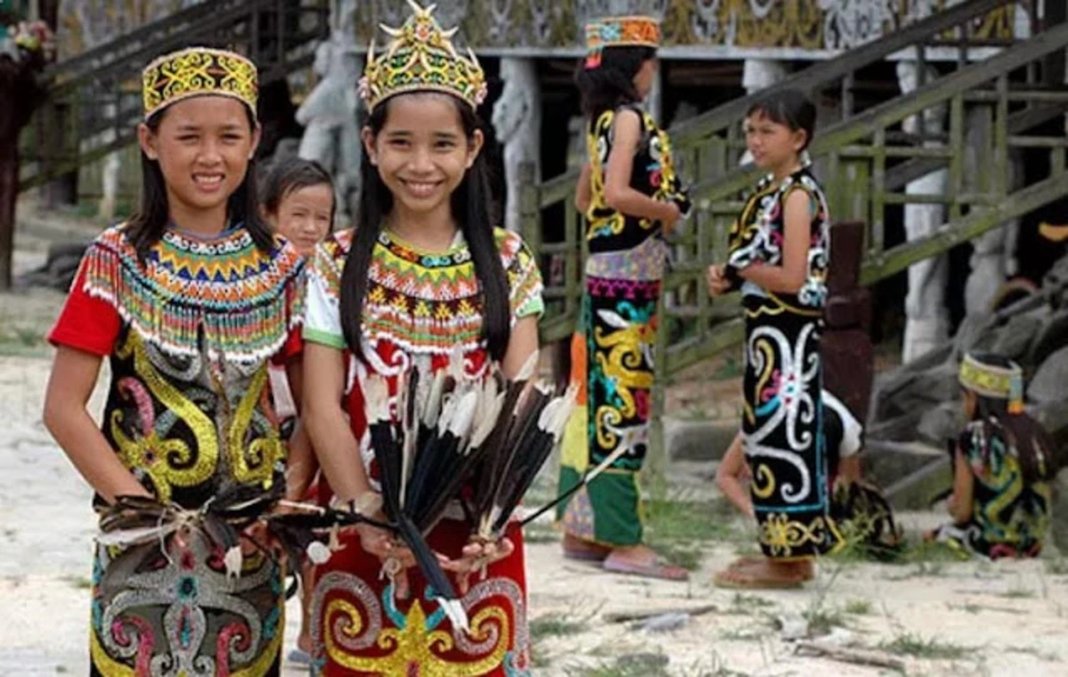 Pakaian Adat Kalimantan Utara: Jenis, Sejarah + Filosofi 41 pakaian adat kalimantan utara
