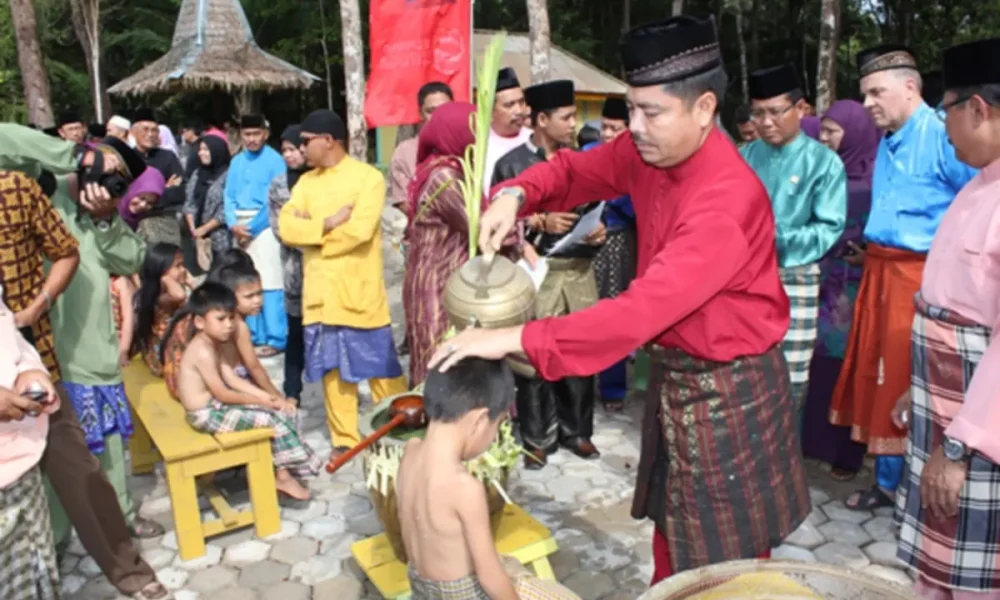 upacara adat kepulauan riau