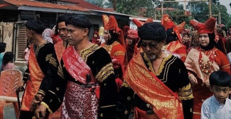 5 Upacara Adat Sumatera Barat yang Penuh Makna 43 upacara adat sumatera barat 2