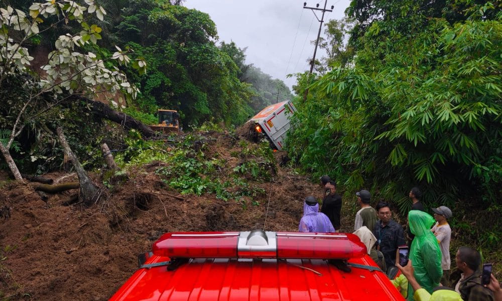 Tanah Longsor di Desa Taba Padang