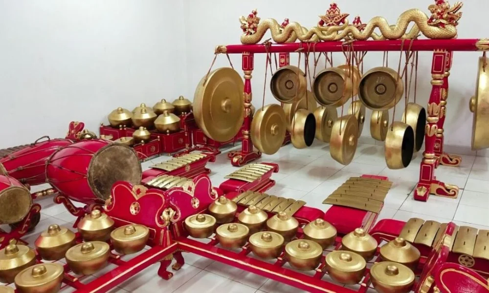 alat musik gamelan